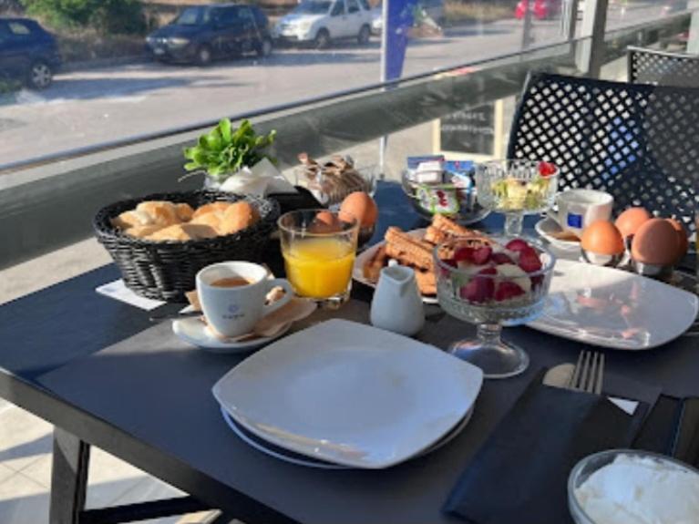Angelo Cafe Hotel Toló Kültér fotó